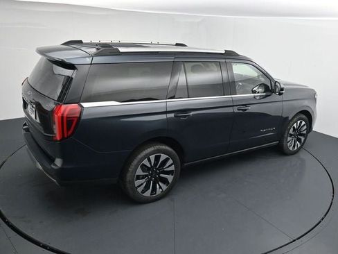 Used 2025 Ford Expedition Platinum w/ Driver's Package AWD/4WD image 28