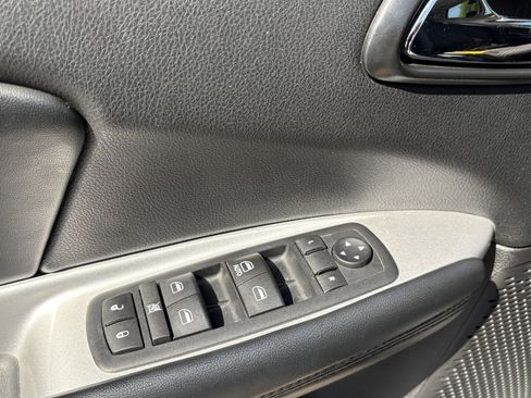 Used 2017 Dodge Journey SE image 17