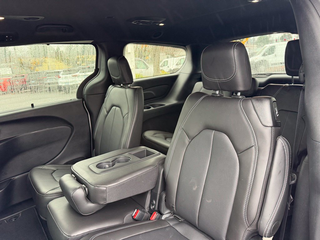 New 2026 Chrysler Pacifica Select FWD image 28