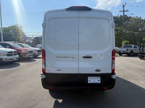 Used 2025 Ford Transit 250 148 Medium Roof Extended AWD w/ Load Area Protection Package image 9