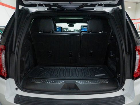 Used 2024 GMC Yukon Denali AWD/4WD image 34