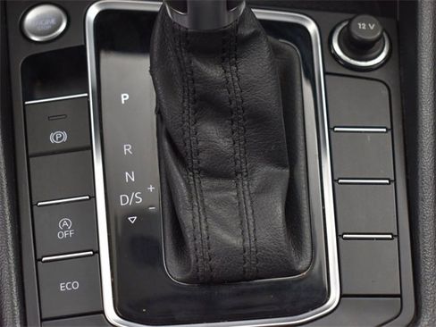 Used 2019 Volkswagen Jetta R-Line image 21