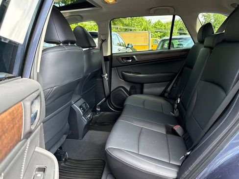 Used 2018 Subaru Outback 3.6R Limited AWD/4WD image 23