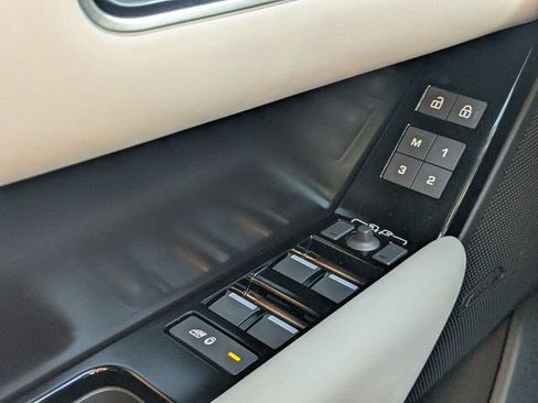 Used 2026 Land Rover Range Rover Velar Dynamic SE image 22