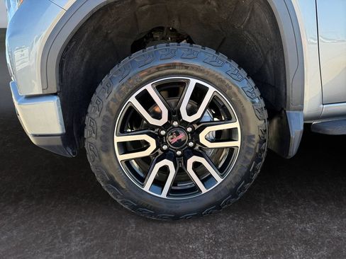 Used 2023 GMC Sierra 1500 AT4 w/ AT4 Premium Package AWD/4WD image 9