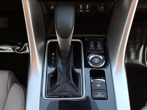 Used 2024 Mitsubishi Eclipse Cross SEL image 11