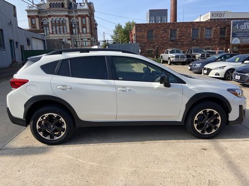 Used 2021 Subaru Crosstrek 2.0i image 9