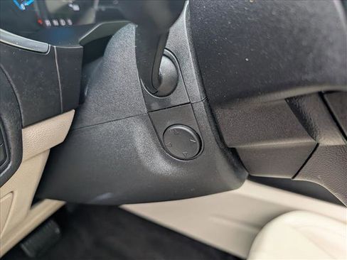 Used 2020 Ford Edge Titanium w/ Equipment Group 301A FWD image 33
