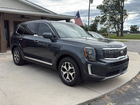 Used 2020 Kia Telluride EX w/ Towing Package FWD image 3