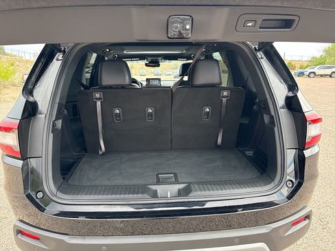 Used 2025 Honda Pilot TrailSport image 26