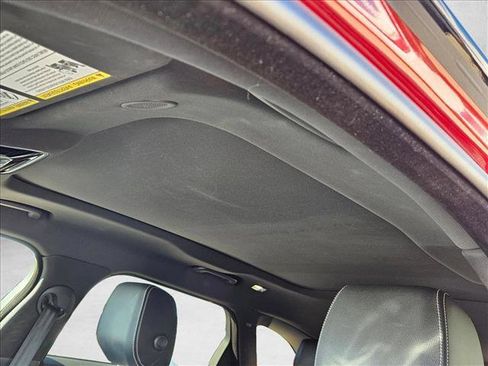 Used 2023 Land Rover Range Rover Velar R-Dynamic S image 11