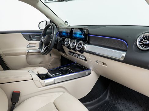 Certified 2021 Mercedes-Benz GLB 250 4MATIC w/ Premium Package image 21