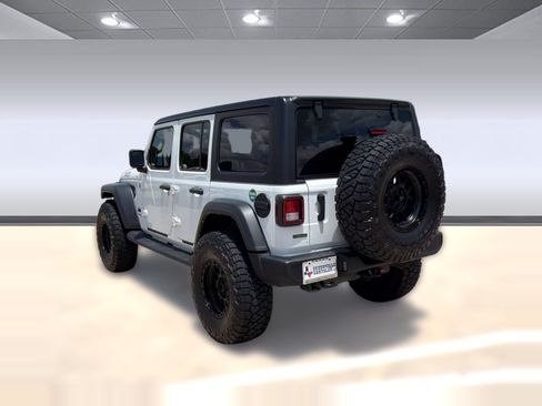 Used 2022 Jeep Wrangler Unlimited Sport AWD/4WD image 3