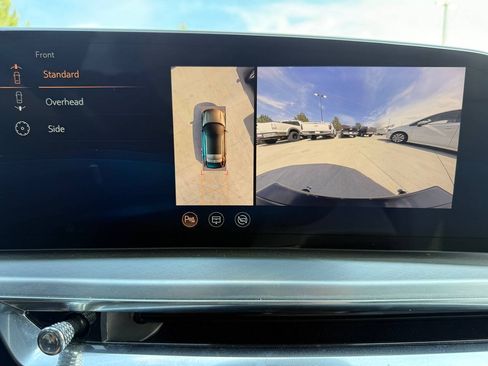 Used 2024 Cadillac Lyriq Sport AWD/4WD image 37