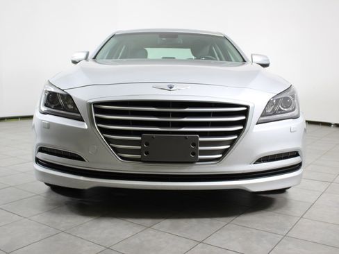 Used 2015 Hyundai Genesis 3.8 image 6