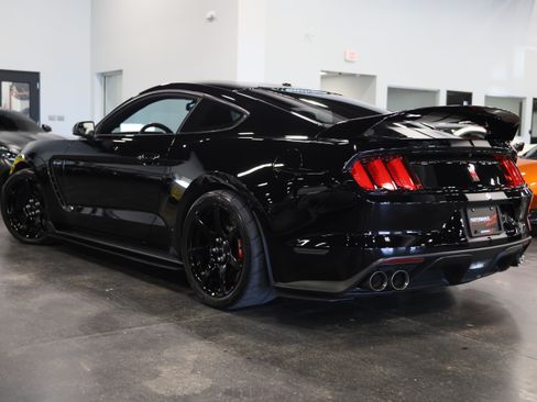 Used 2018 Ford Mustang Shelby GT350R w/ GT350R Equipment Group 920A RWD image 4