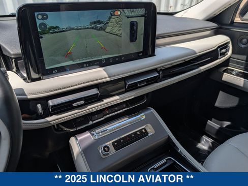 Used 2025 Lincoln Aviator AWD w/ Equipment Group 101A image 34