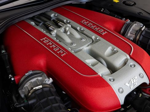 Used 2021 Ferrari 812 GTS RWD image 52