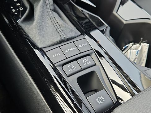 New 2026 Toyota Camry Hybrid image 10