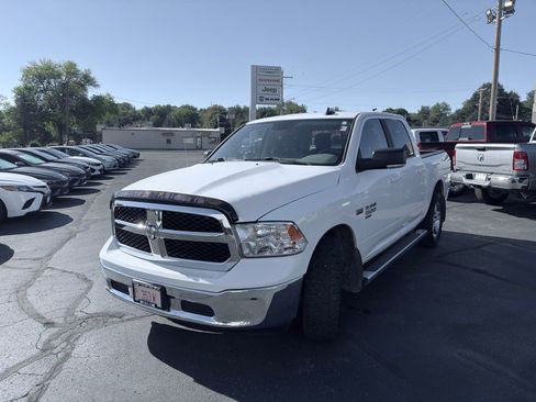 Used 2020 RAM 1500 Classic SLT w/ Luxury Group image 3
