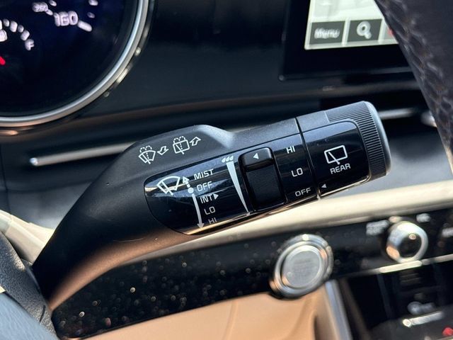 Used 2024 Kia Carnival EX FWD image 23