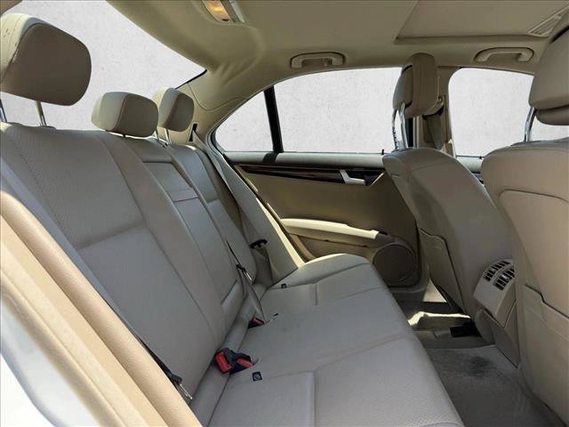 Used 2014 Mercedes-Benz C 250 Sedan image 16
