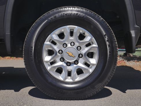 Used 2024 Chevrolet Silverado 3500 LT w/ Convenience Package AWD/4WD image 18