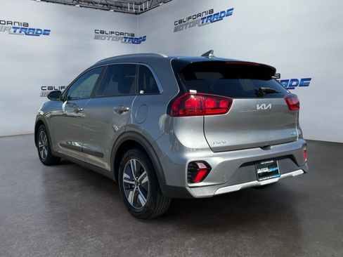 Used 2022 Kia Niro LXS FWD image 7