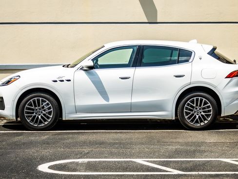 Used 2024 Maserati Grecale GT AWD/4WD image 4