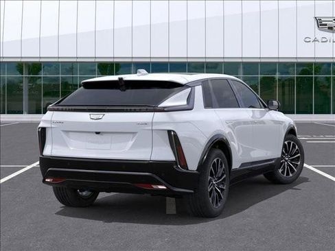 New 2026 Cadillac Lyriq Sport w/ LPO, Floor Liner Package image 4