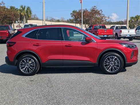 New 2025 Ford Escape SE w/ PHEV Premium Package image 17