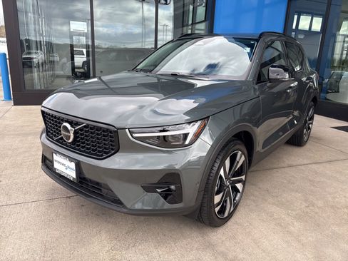 Used 2026 Volvo XC40 B5 Ultra w/ Climate Package AWD/4WD image 1