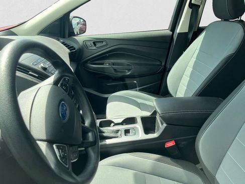 Used 2019 Ford Escape S FWD image 4