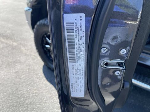 Used 2018 RAM 2500 Laramie w/ Cold Weather Group AWD/4WD image 35