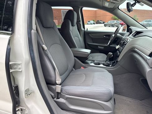 Used 2015 Chevrolet Traverse LT FWD image 28