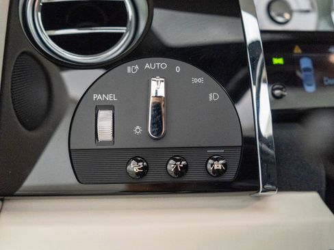 Used 2020 Rolls-Royce Dawn RWD image 31