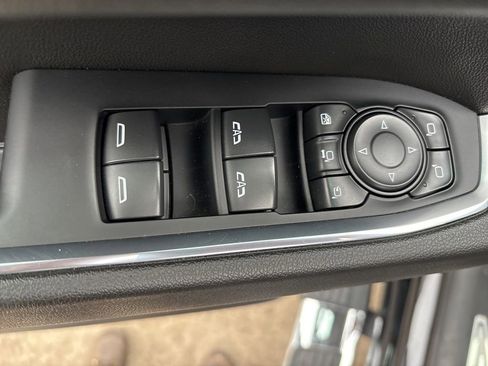 Used 2024 Chevrolet Silverado 2500 LTZ w/ LTZ Convenience Package image 31