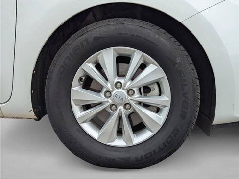 Used 2016 Kia Sedona LX w/ LX Essentials Premium Package FWD image 24