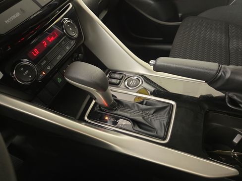 Used 2025 Mitsubishi Eclipse Cross AWD image 21