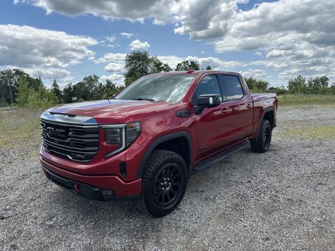 Used 2023 GMC Sierra 1500 AT4 w/ AT4 Premium Package AWD/4WD image 2
