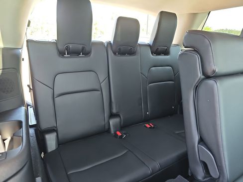 Used 2024 Nissan Pathfinder Platinum w/ Cargo Package image 15