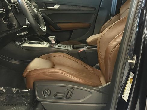 Used 2019 Audi Q5 2.0T Premium Plus w/ Premium Plus Package AWD/4WD image 12