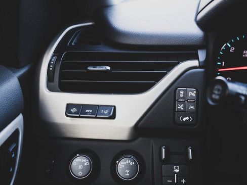 Used 2019 GMC Yukon Denali w/ Denali Ultimate Package image 9