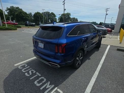 Used 2023 Kia Sorento S w/ Panoramic Sunroof Package FWD image 3