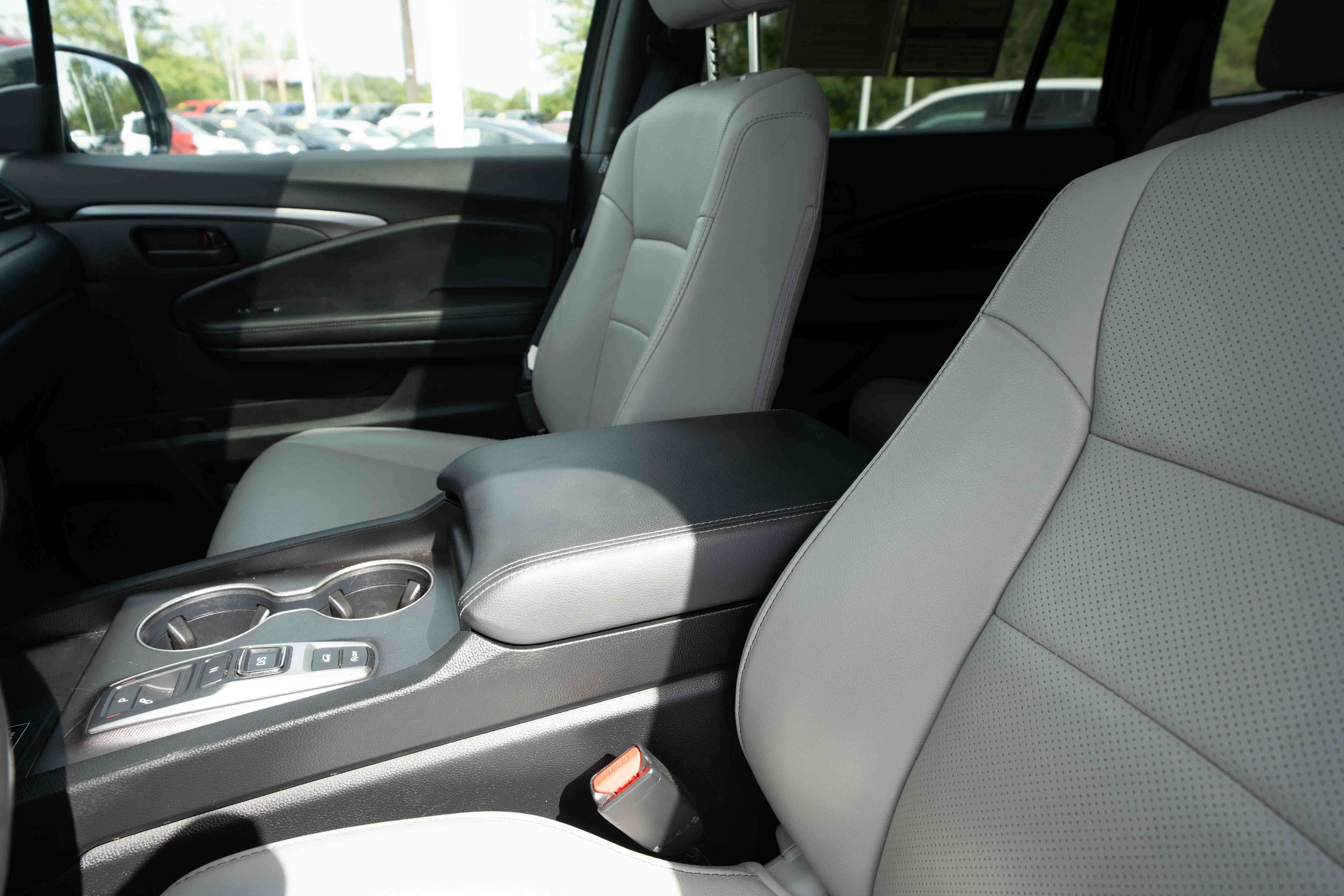 Used 2025 Honda Passport EX-L image 10