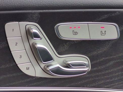 Certified 2019 Mercedes-Benz E 300 4MATIC image 23