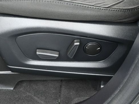 Certified 2022 Ford Explorer XLT image 12