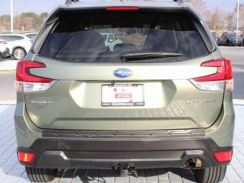 Used 2019 Subaru Forester Premium image 4