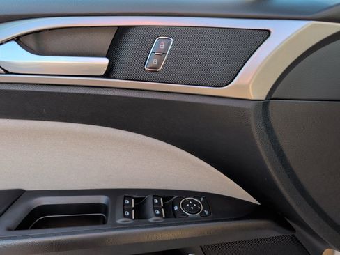 Used 2018 Ford Fusion S image 10