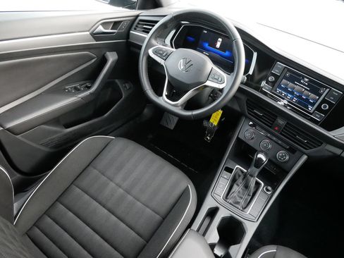 Certified 2022 Volkswagen Jetta Sport image 9